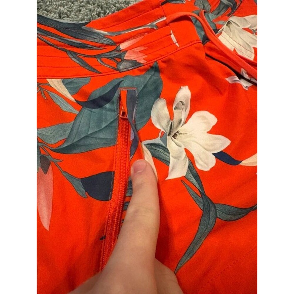 Athleta Red Floral Board Shorts / Water Shorts - Size 2 - Picture 5 of 6